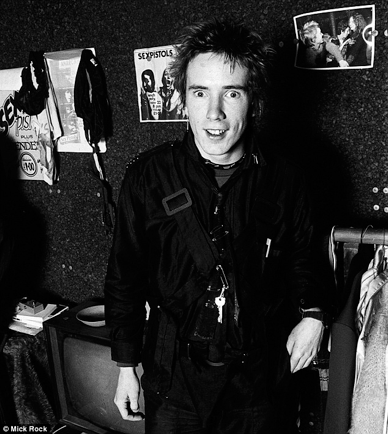 JOHNNY ROTTEN - THE 100 CLUB, 1976