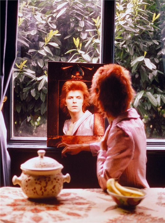 BOWIE IN MIRROR - HADDON HALL, 1972